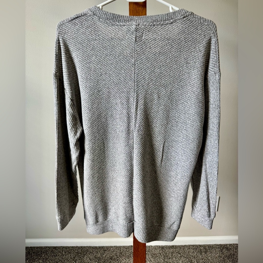 Per Se Women’s Light Gray V-Neck Ribbed Knit Sweater Medium - Picture 5 of 7